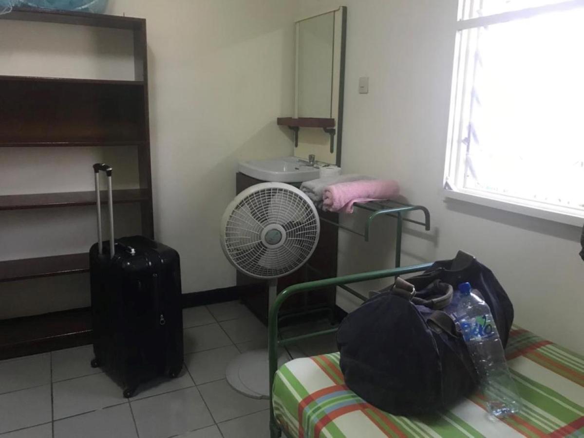 Unu Pikin Guesthouse Παραμαρίμπο Εξωτερικό φωτογραφία