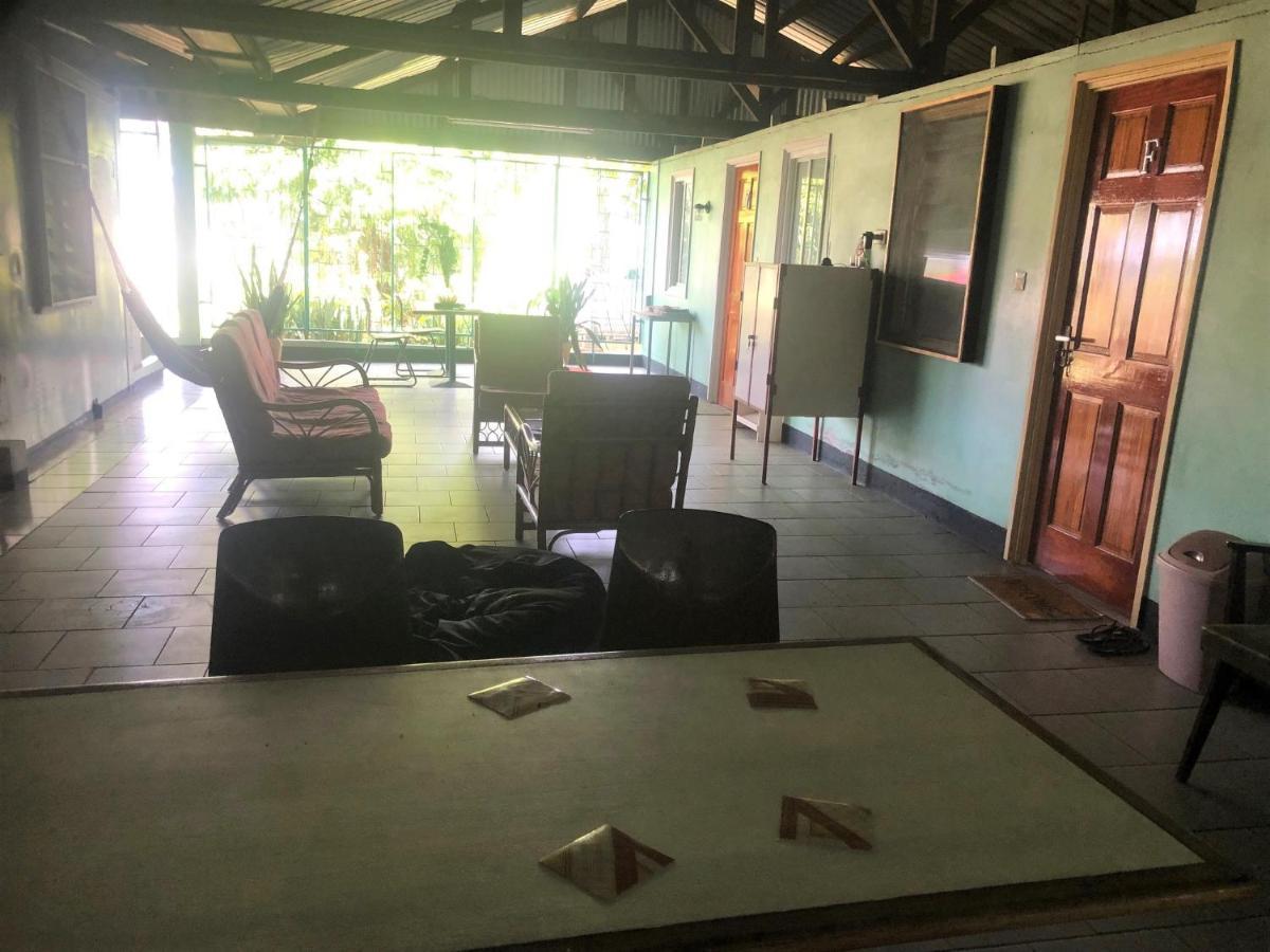 Unu Pikin Guesthouse Παραμαρίμπο Εξωτερικό φωτογραφία