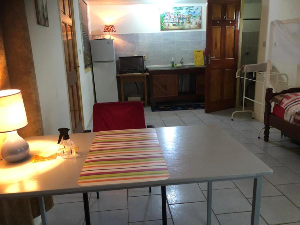Unu Pikin Guesthouse Παραμαρίμπο Εξωτερικό φωτογραφία
