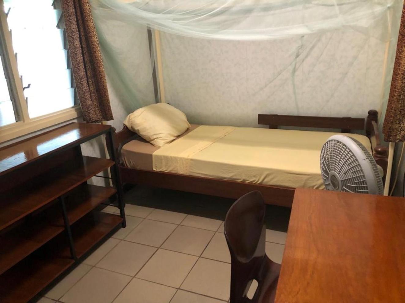 Unu Pikin Guesthouse Παραμαρίμπο Δωμάτιο φωτογραφία