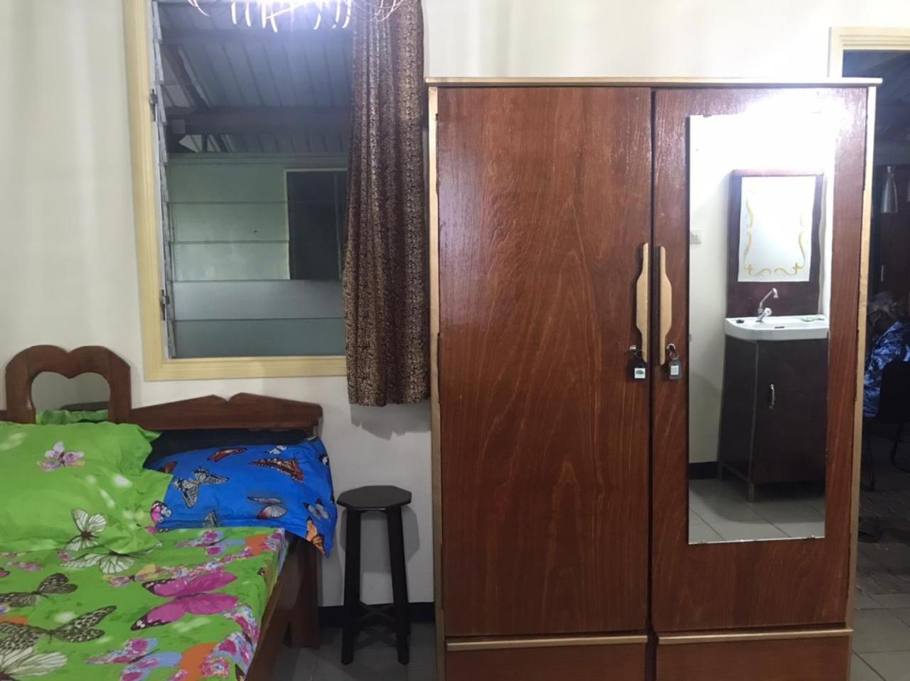 Unu Pikin Guesthouse Παραμαρίμπο Δωμάτιο φωτογραφία
