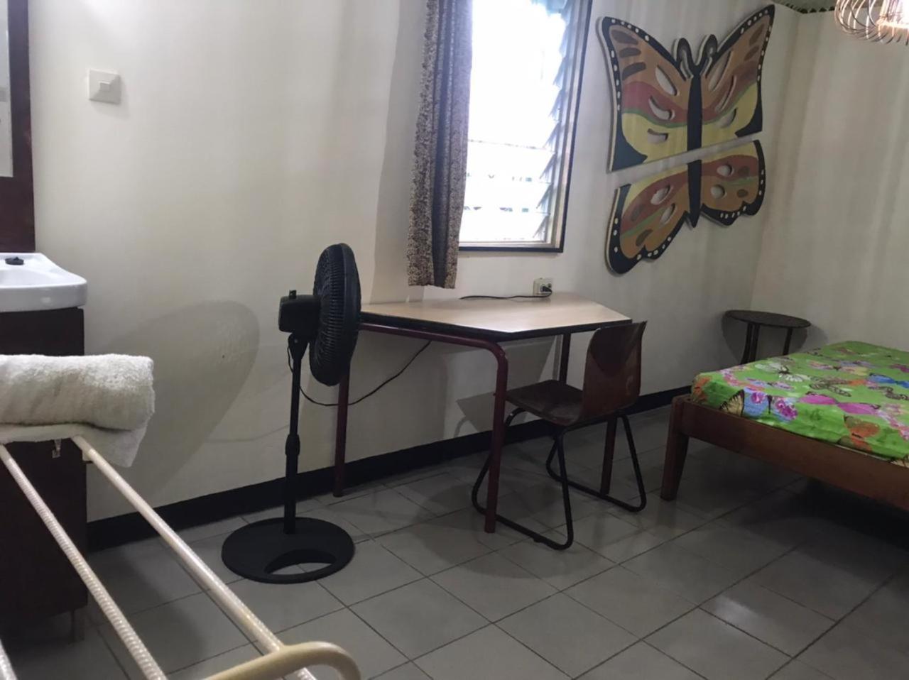 Unu Pikin Guesthouse Παραμαρίμπο Δωμάτιο φωτογραφία