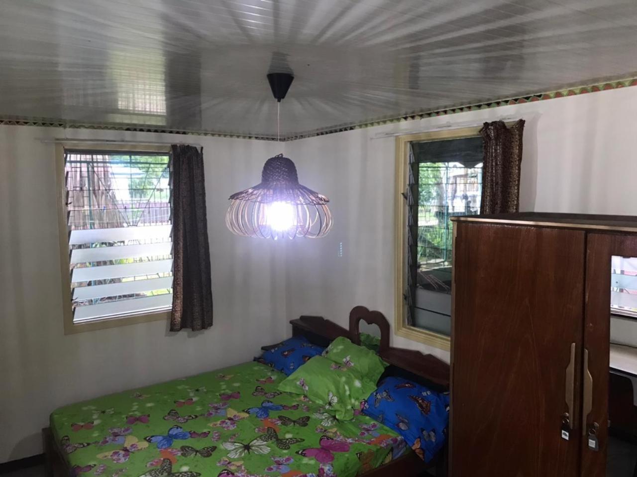 Unu Pikin Guesthouse Παραμαρίμπο Δωμάτιο φωτογραφία